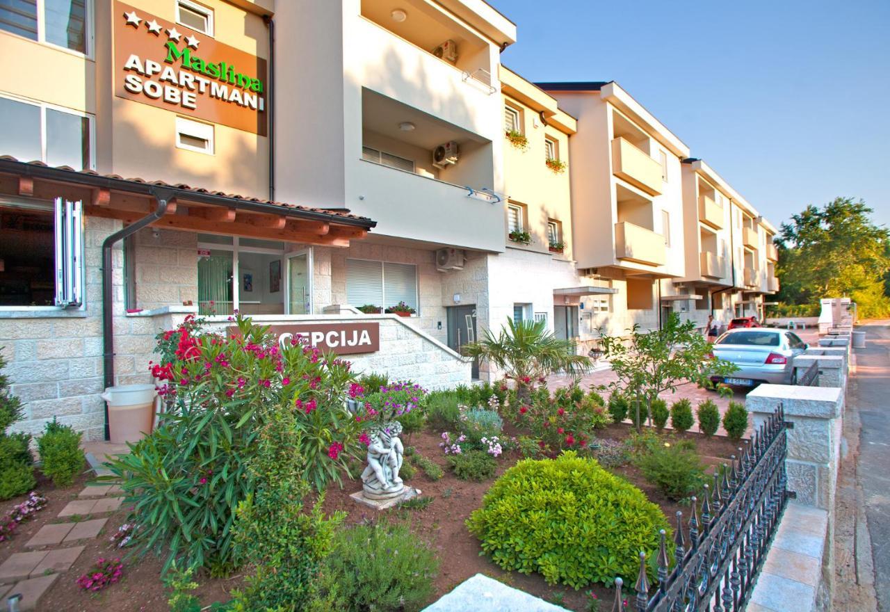 Apartments Maslina II Njivice Exteriör bild
