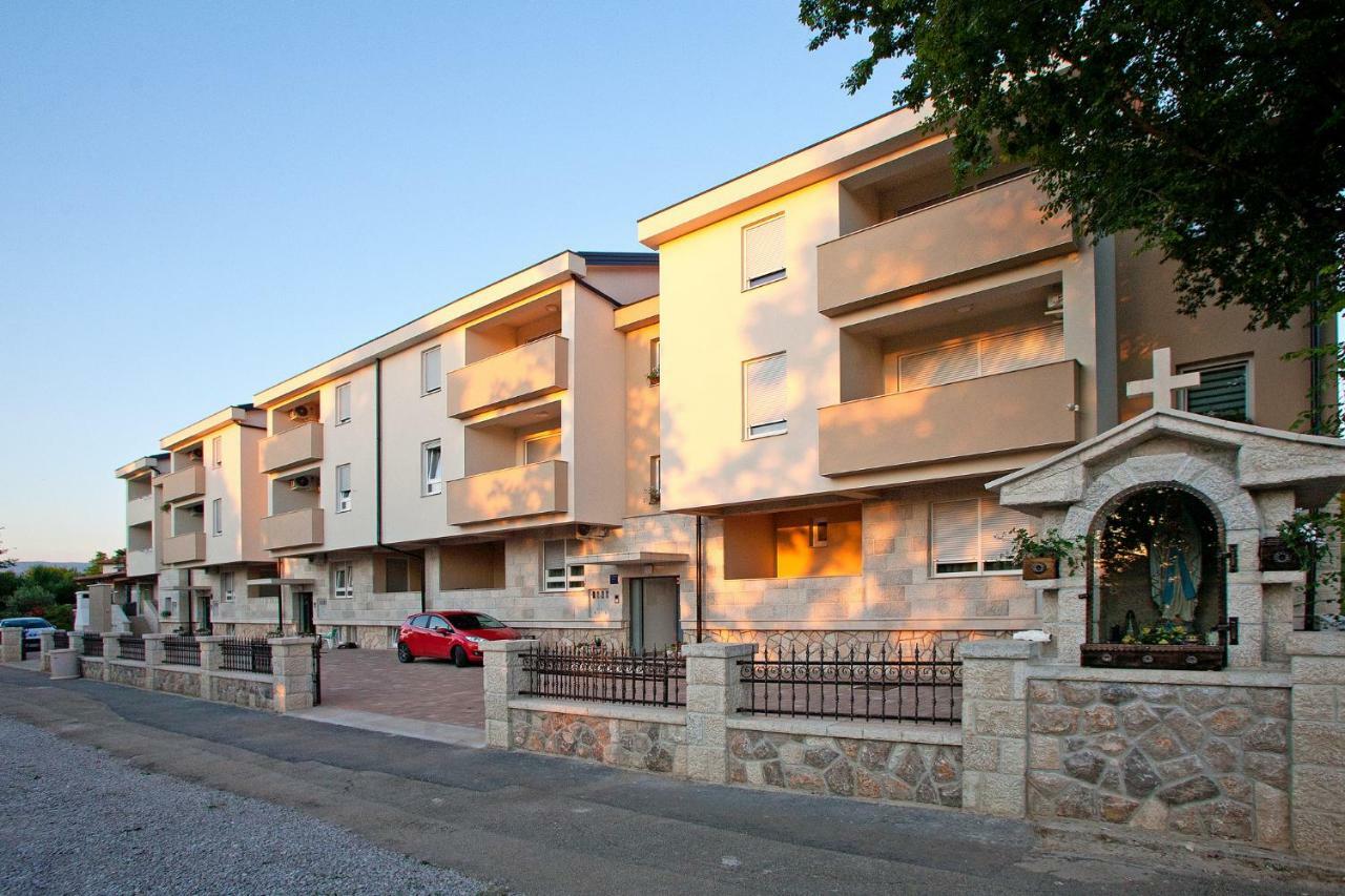 Apartments Maslina II Njivice Exteriör bild
