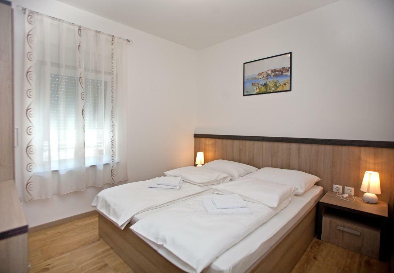 Apartments Maslina II Njivice Exteriör bild
