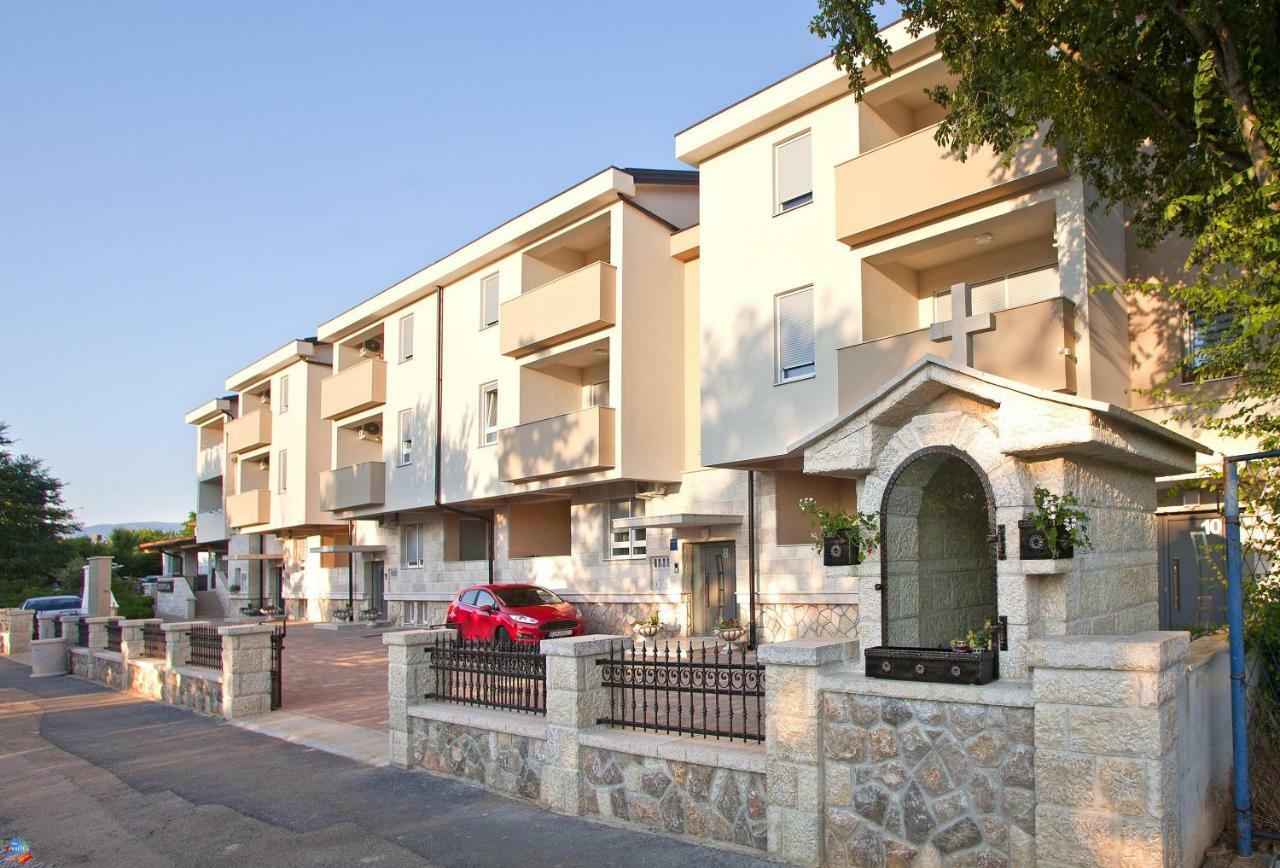 Apartments Maslina II Njivice Exteriör bild